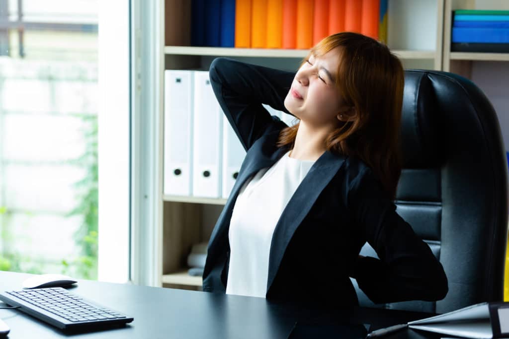 Doit-on privilégier le bureau assis debout pour la santé des collaborateurs ?