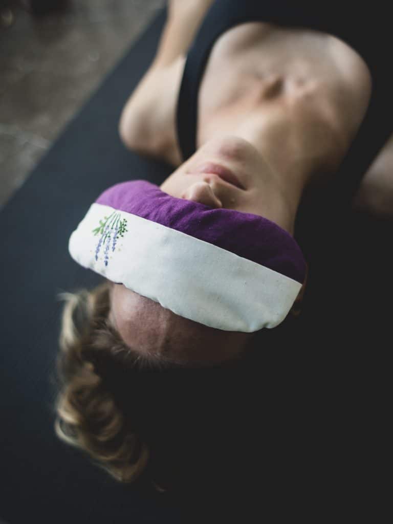 Améliorez votre bien-être avec le Restorative Yoga